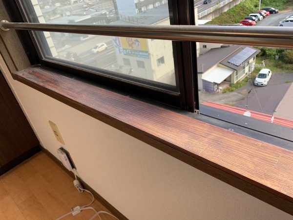 須賀川市にてマンションの木部 窓枠 塗装 外壁塗装は郡山市の菅野塗装へ